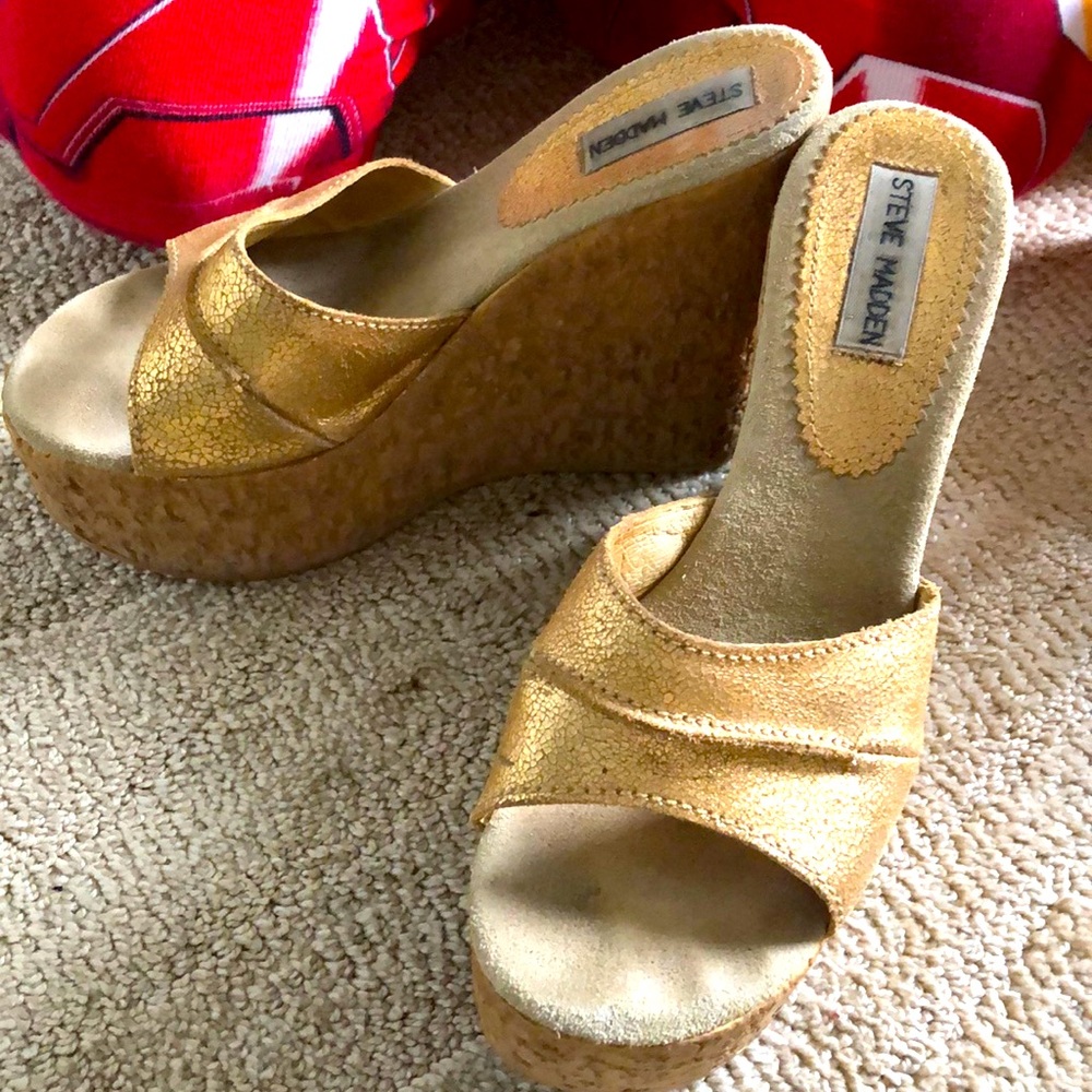 Gold Steve Madden wedges